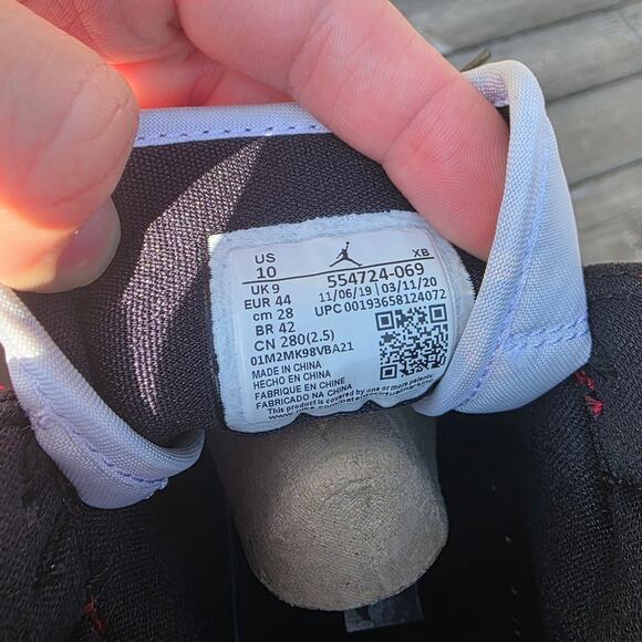 Nike Air Jordan 1 Mid "Chicago Toe" - Picture 7 of 8